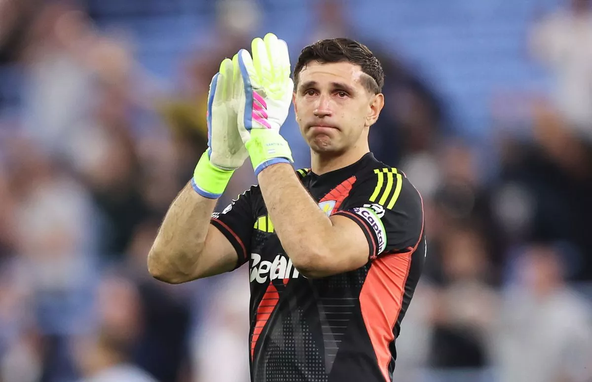 United target Emiliano Martinez