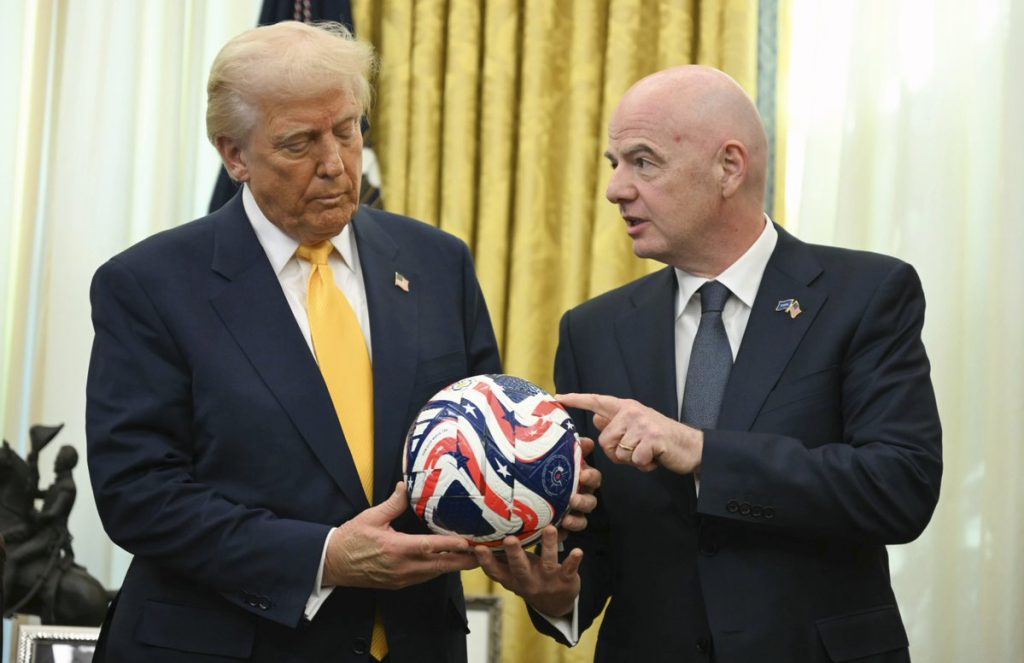 US President Donald Trump and FIFA president Infantino
