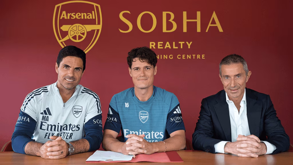 Arsenal New Signing Norgaard with Arteta and Bereta (Photo Credit: Getty)