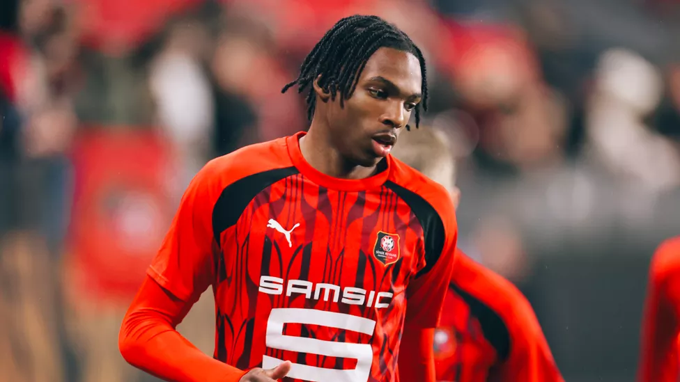 Arsenal launch bold move to sign French defender Jeremy