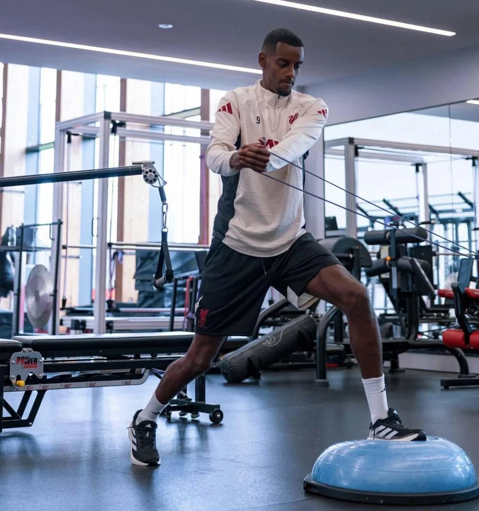 Alexander Isak resumes training at Axa Centre on Wednesday. (Credit: Liverpool media).