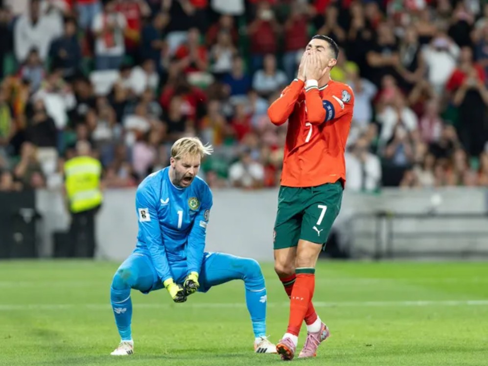 Cristiano Ronaldo and Caoimhin Kelleher. (Photo Credit: Ireland Media)).