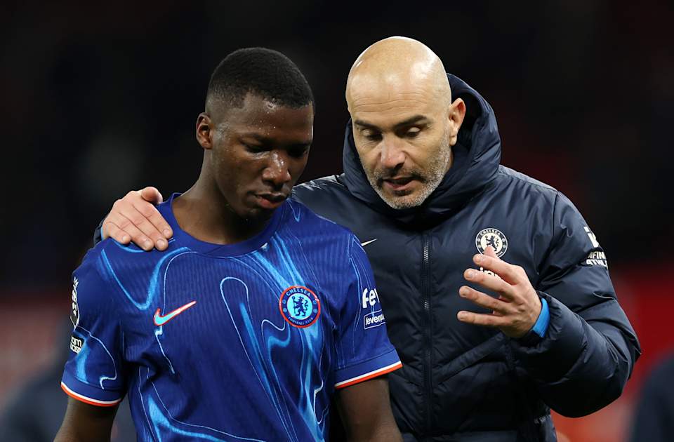 Enzo Maresca and Moises Caicedo (Photo Credit: Chelsea Media)