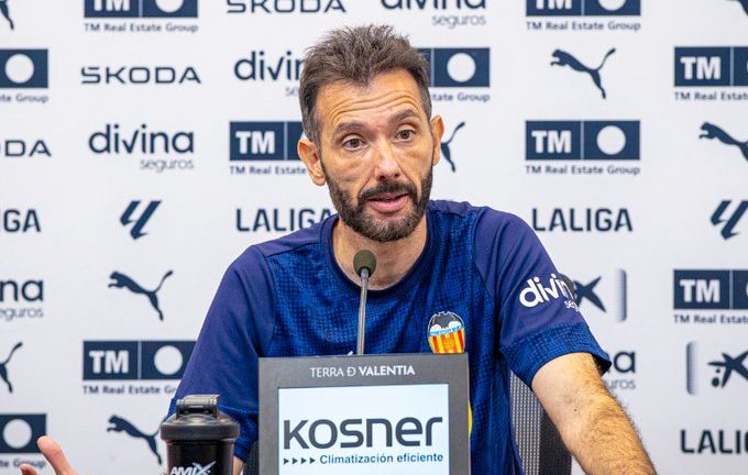 Coach Carlos Corberán of Valencia (Photo Credit Valencia via X)
