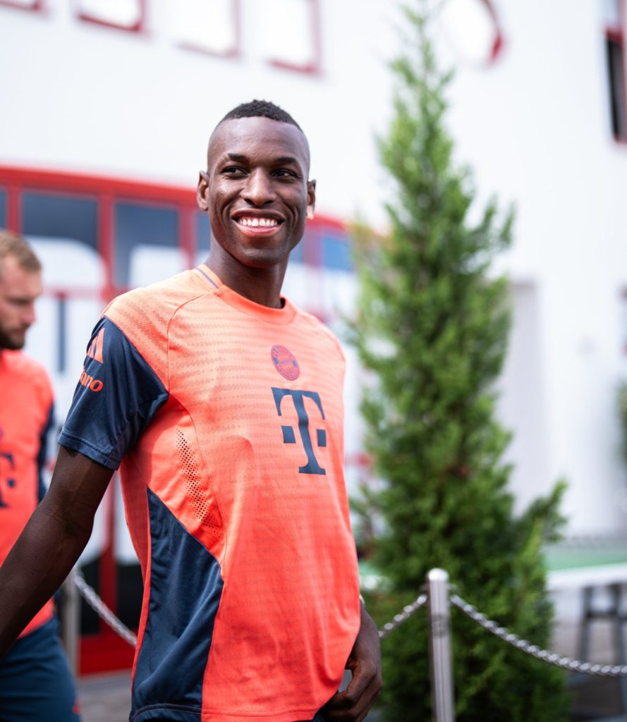 Nicolas Jackson (Photo Credit: Bayern Munich via X)