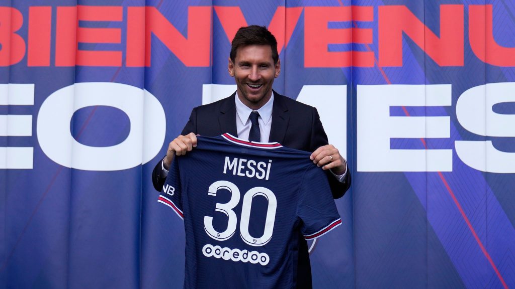 Lionel Messi joins Paris Saint-Germain on two-year contract after leaving Barcelona - Photo Credit : Skysports