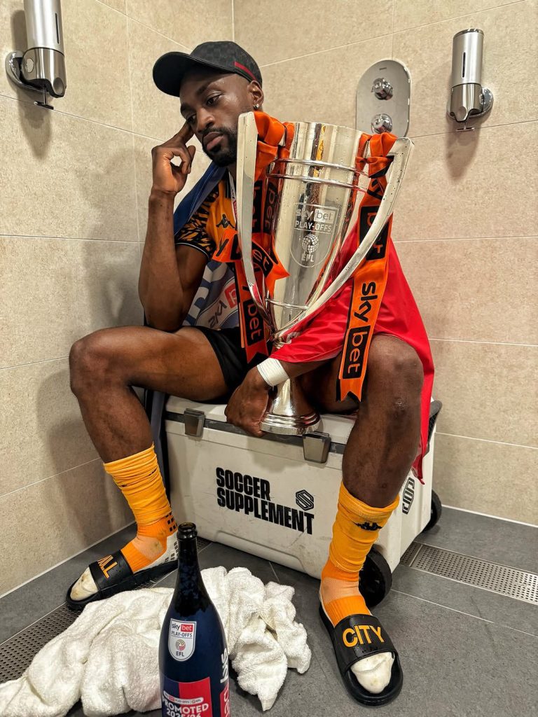 Semi Ajayi recreated the iconic Kobe Bryant championship pose after Hull City won the EFL play-off final and secured promotion to the Premier League - Photo Credit : Semi Ajayi, Instagram