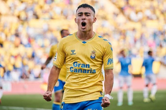 Las Palmas forward Alberto Moleiro