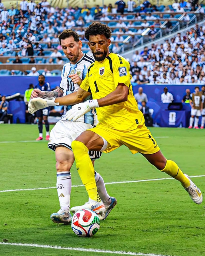 Messi vs Vozinha (photo credit: X media)