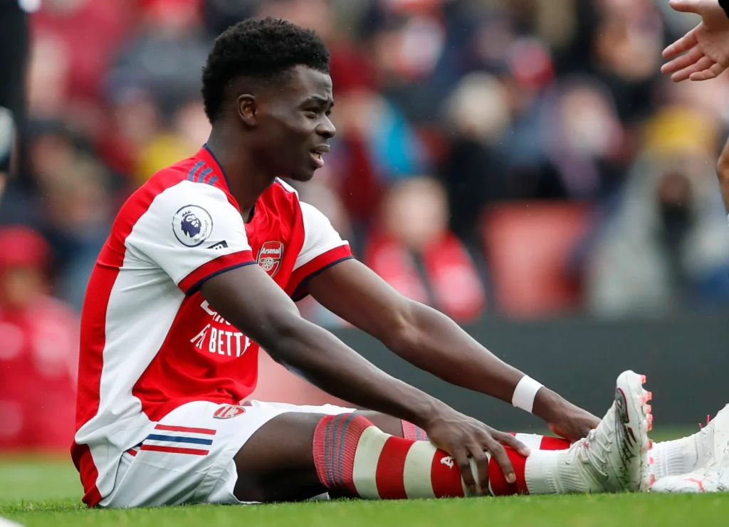 Bukayo Saka injured