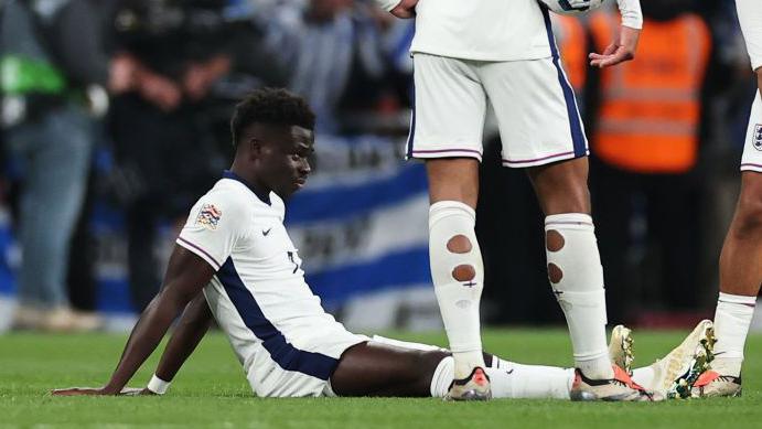 Arsenal's Bukayo Saka suffers injury in England loss to Greece