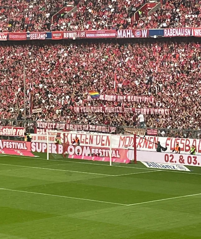 Bayern Munich mazraoui banner