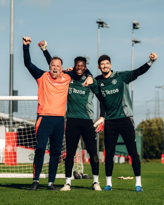 Jelle ten Rouwelaar with Andre Onana and Altay Bayindir at Manchester United (Photo Credit: Getty)