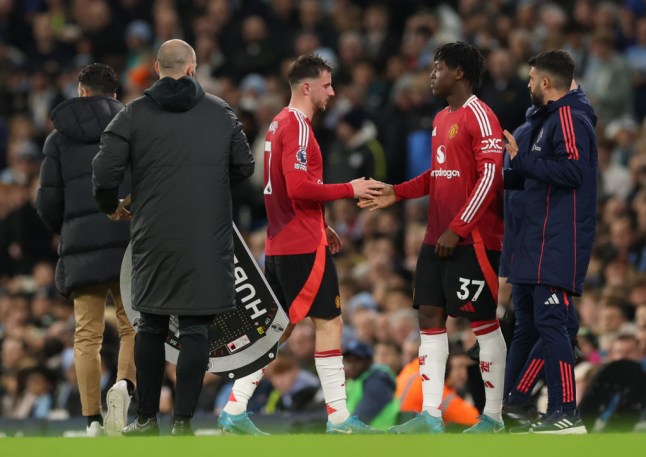 Mason Mount subbed off after injury blow (Photo Credit: Getty)