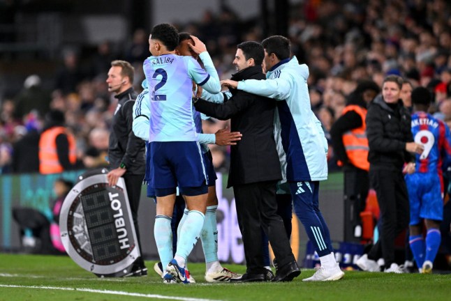 Arsenal players celebrate goal with Mikel Arteta (Photo Credit: Getty)