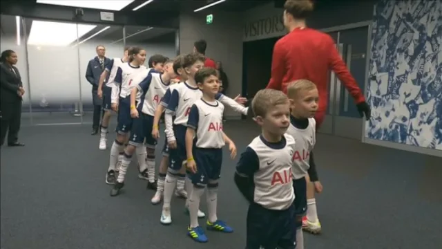 Spurs Mascots Hilariously Asked Virgil Van Dijk to Join Tottenham Amid Team's Injury Crisis (Photo Credit: Getty)