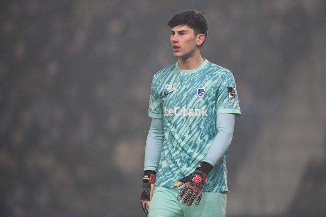 Chelsea Shock Move for Teenage Goalkeeper Mike Penders