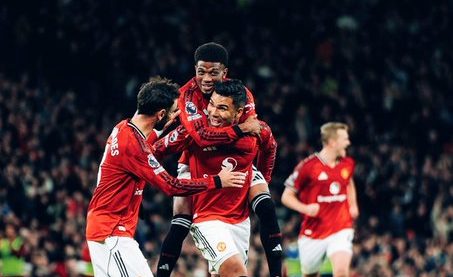 Casemiro and Bruno with teammates (Photo Credit: United via X)