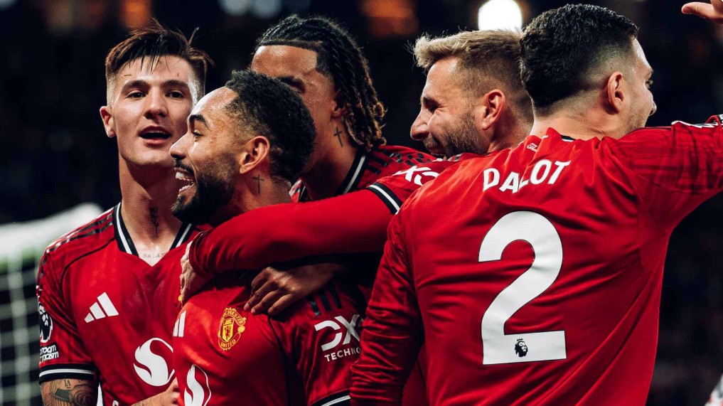 Matheus Cunha celebrates his goal with teammates. Photo credit: Man United Media.