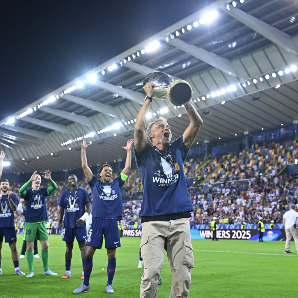 PSG Players Celebrating with Head Coach (Photo Credit: PSG via X)
