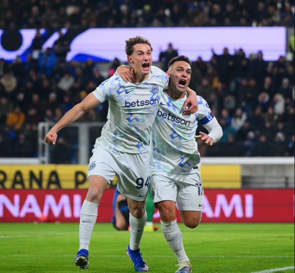 Lautaro Martinez celebrates goal with teammate. (Photo Credit: Inter Milan Media).