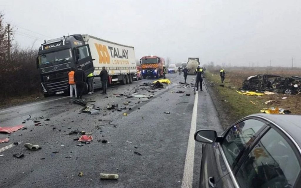 7 PAOK fans killed in bus crash en route to Europa League game -  Photo Credit, Serbiantimes