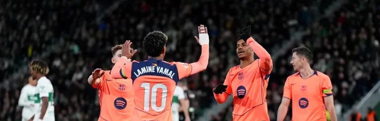 Barcelona celebrating their win against elche.(photo credit: barcablaugranes media)