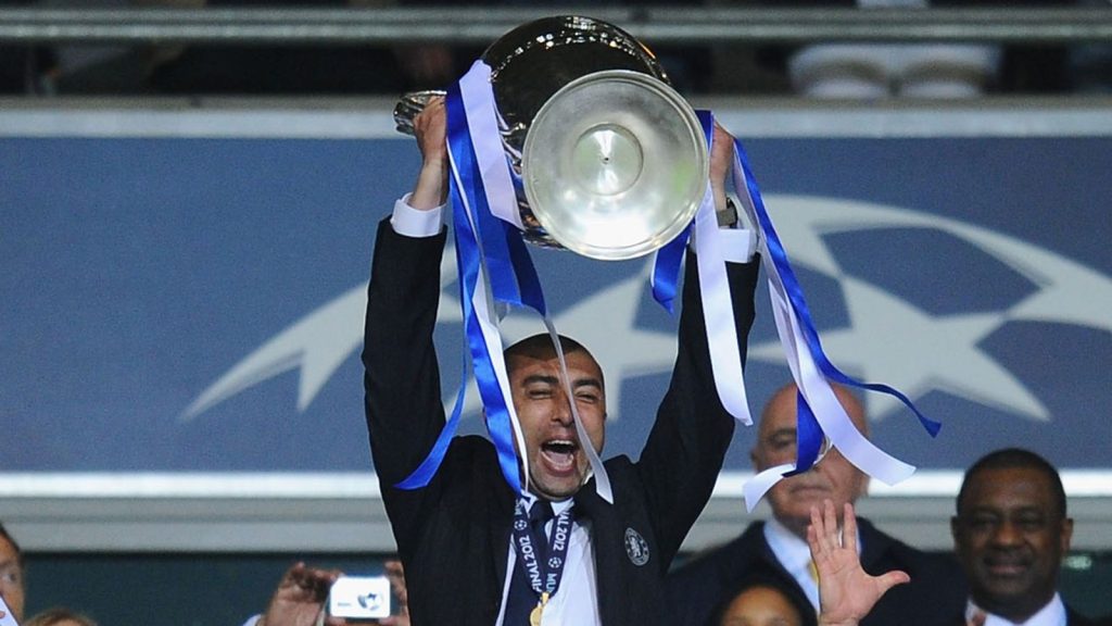 Roberto Di Matteo Lifting the 2012 Champions League - Photo Credit : Supersports