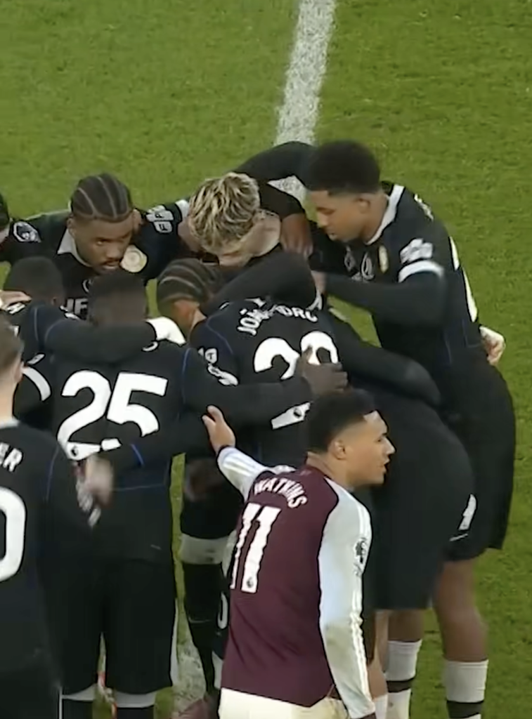 Chelsea’s Mid-Pitch Team Talks During Aston Villa - Photo Credit : Premeir League, Facebook